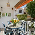 Casa Pista بيت للعطل Puerto Marino