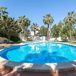 Casa Pista بيت للعطل *