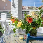 Casa Pista * Puerto Marino