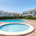 Casa Pista بيت للعطل Puerto Marino