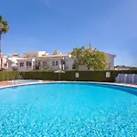 Casa Pista * Puerto Marino